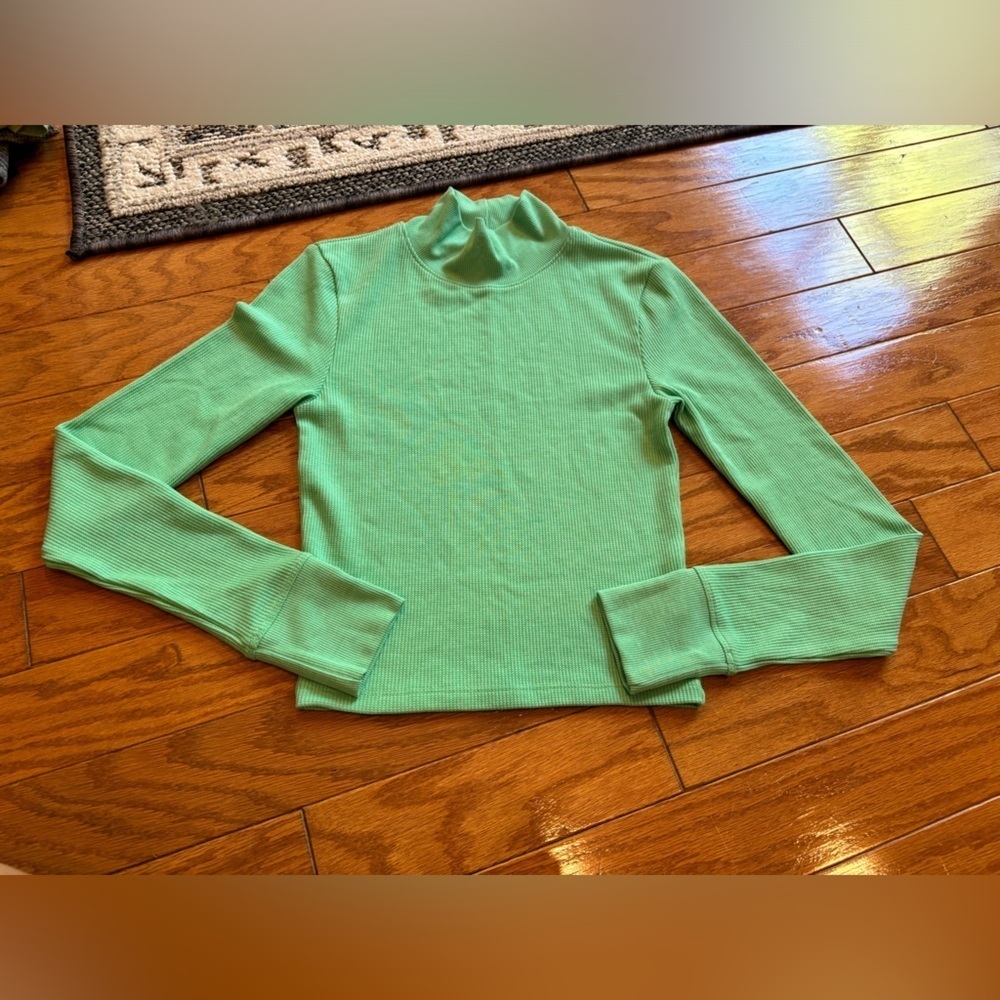 American Eagle Waffle Knit Turtle Nevk Top Womens Size Small